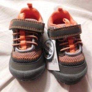 OshKosh B'gosh Lago Toddler Sneakers Size 5T BRAND NEW